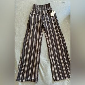 NWT BILLABONG PANTS. SIZE S.